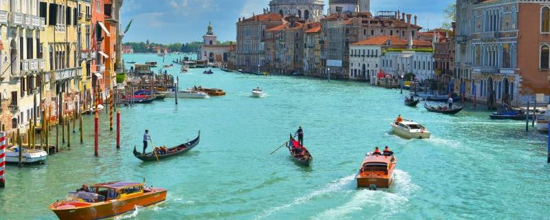 威尼斯的水是海水还是河水(威尼斯水下底部图片)