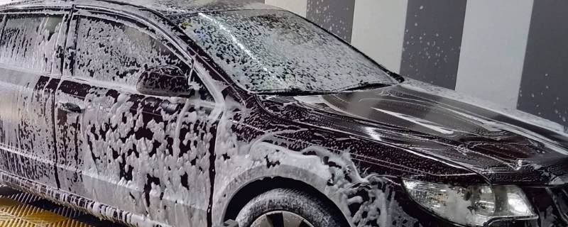 洗衣粉可以洗车子吗(自己洗车可以用什么洗)