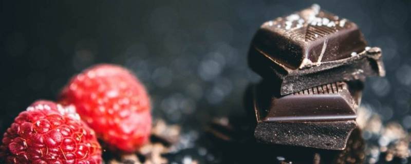 黑巧克力和普通巧克力的区别(黑巧克力其实并不健康)